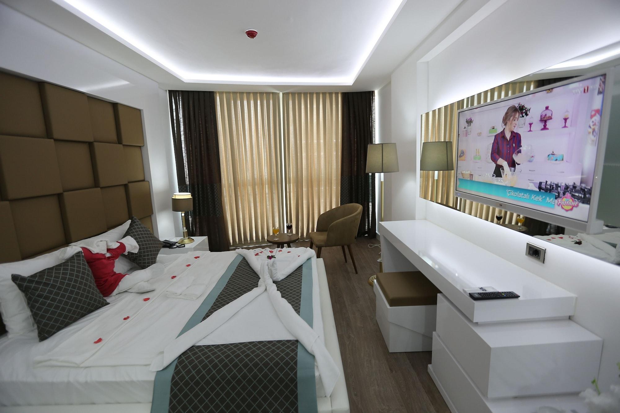 Elips Royal & Otel