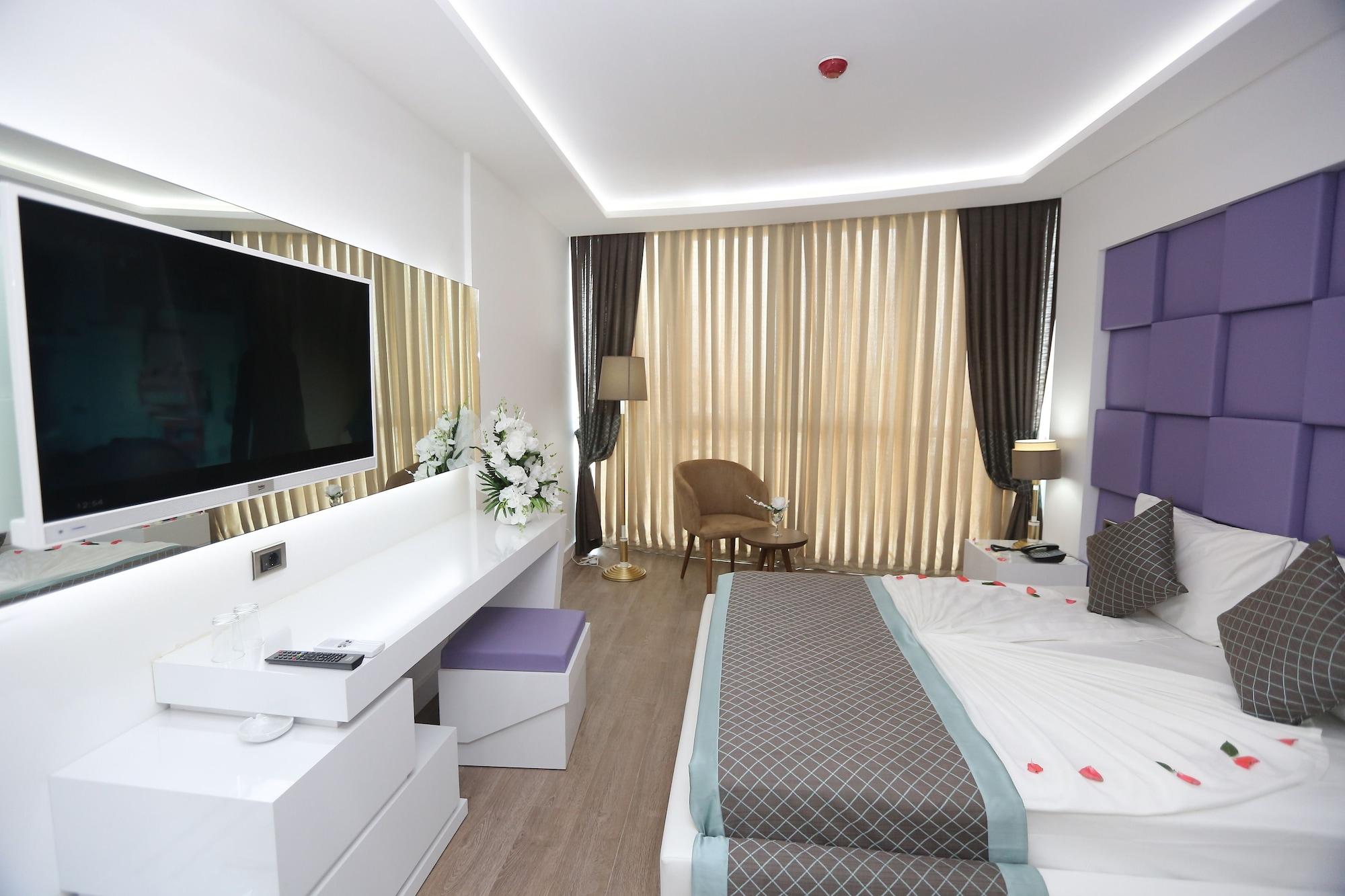 Elips Royal & Otel
