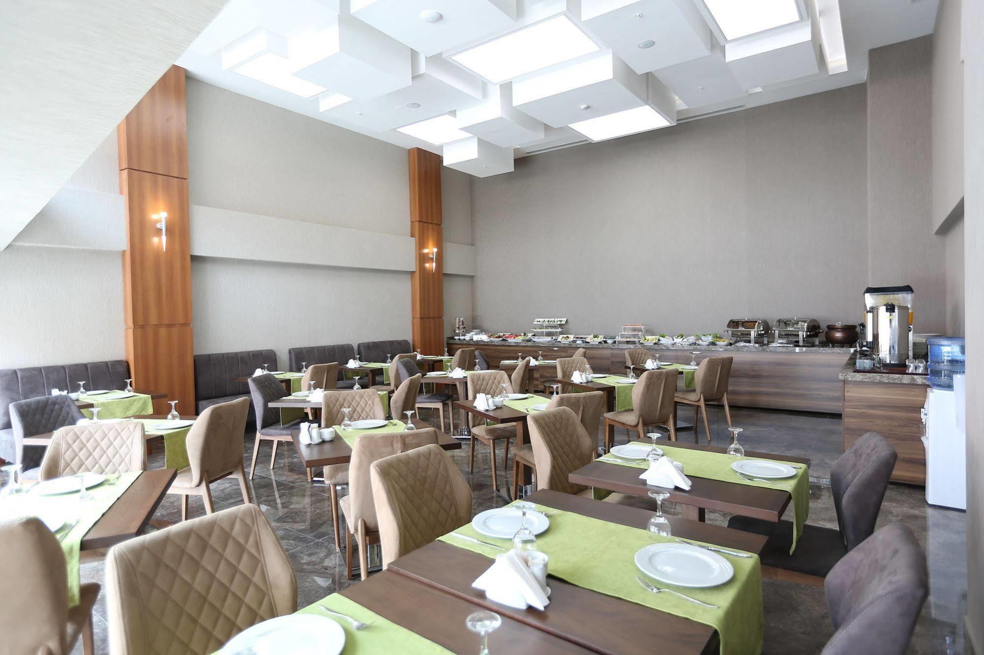 Otel Elips Royal & 4*